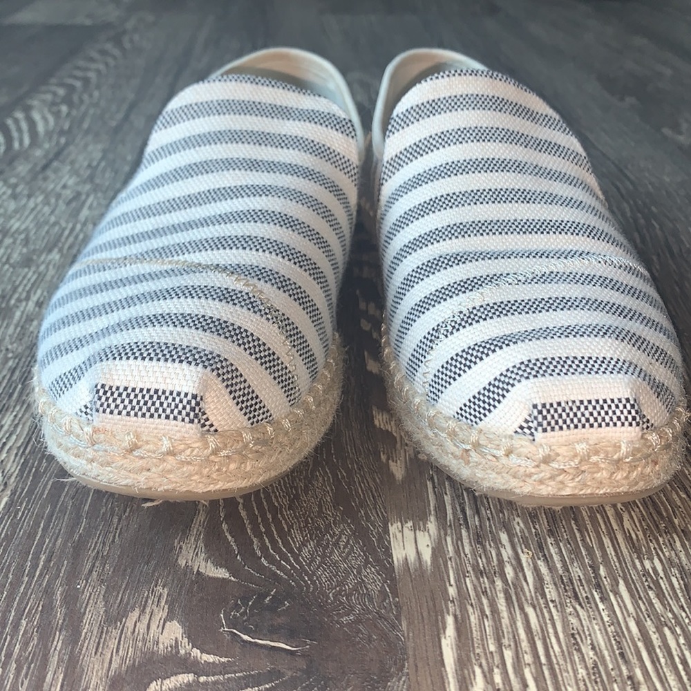 Toms - Picture 4 of 10